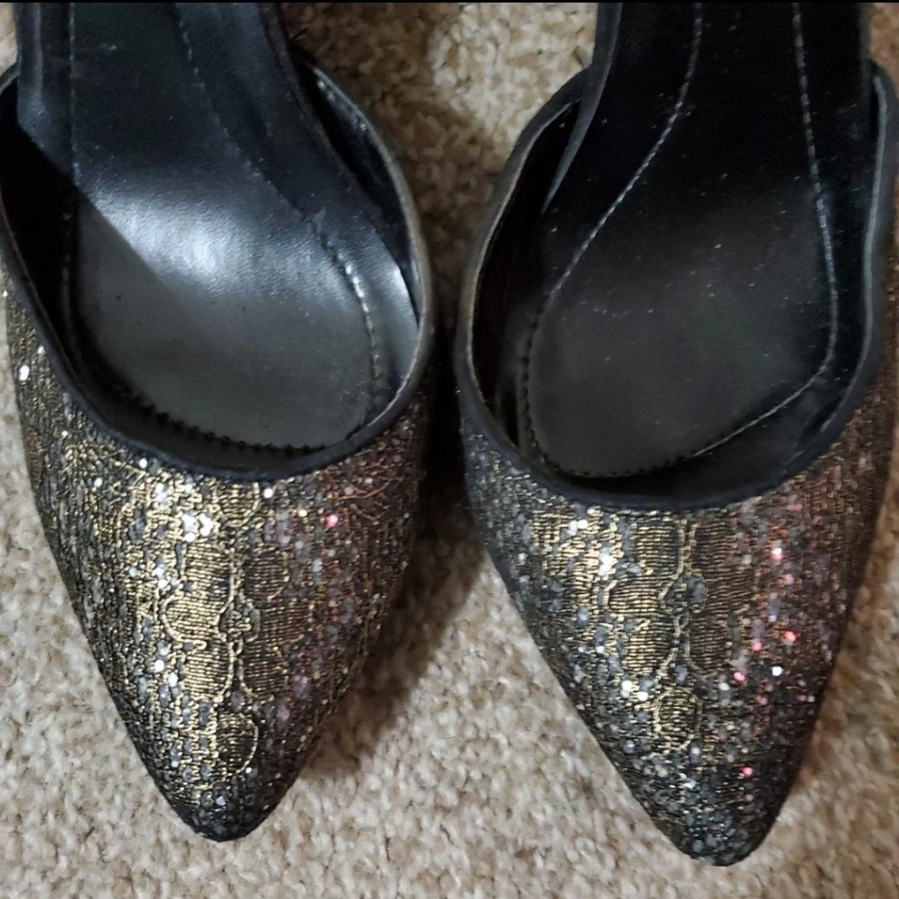 Style & Co Party Heels Black & Gold Sz 9